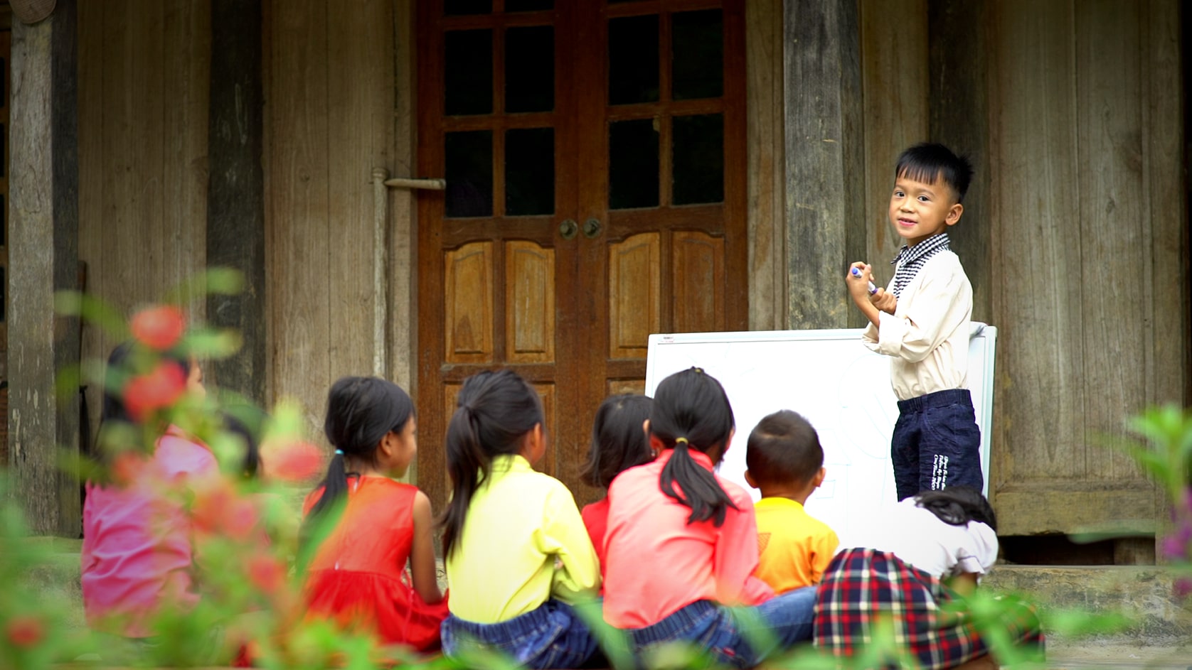 Trẻ khuyết tật là gì? Nguyên nhân và biện pháp giúp đỡ trẻ khuyết tật